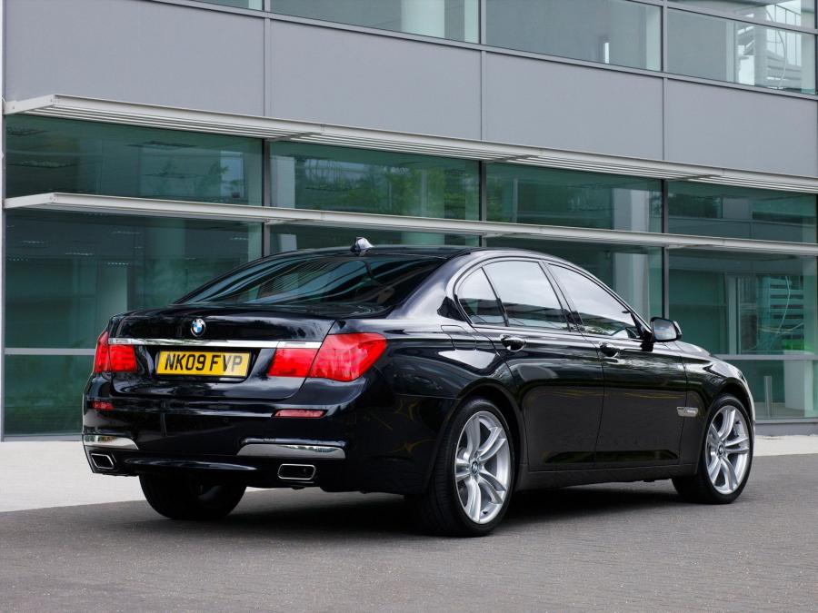  BMW 7-Series M Sport Package 2009 года  (UK) (фото 3 из 4)